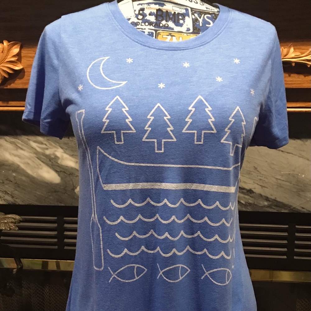 Canoeing Short Sleeve T-Shirt. Womens Medium.